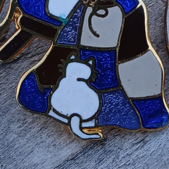 vintage Goose Girl Creations Quilting Figure with Cat Lapel Tack Pin - Picture 10 of 11